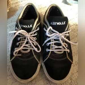 Air walk shoes size 7.5